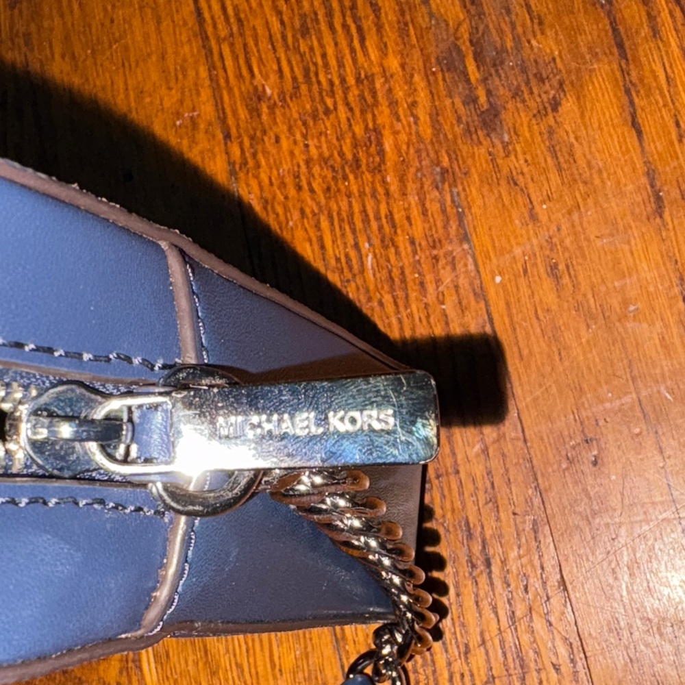 Michael Kors two tone Jet Set crossbody - Picture 7 of 7